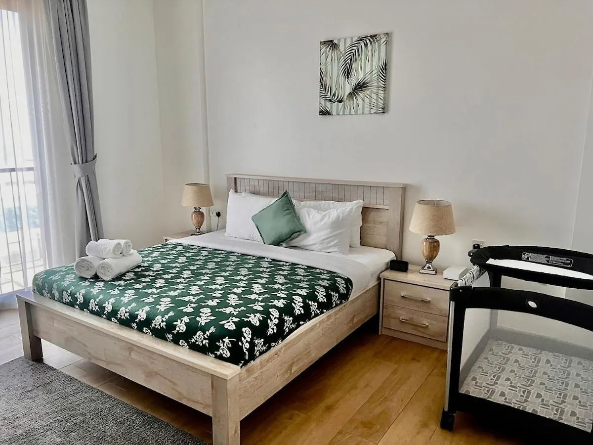 2 Bedrooms With Private Beach And Work Station Dubaj Apartman