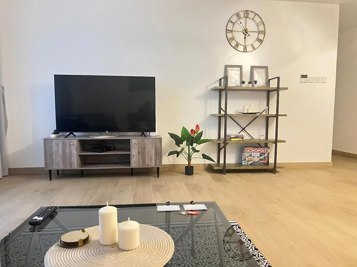 2 Bedrooms With Private Beach And Work Station Dubai